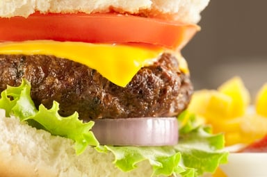 cheeseburger with tomato GettyImages-175586387