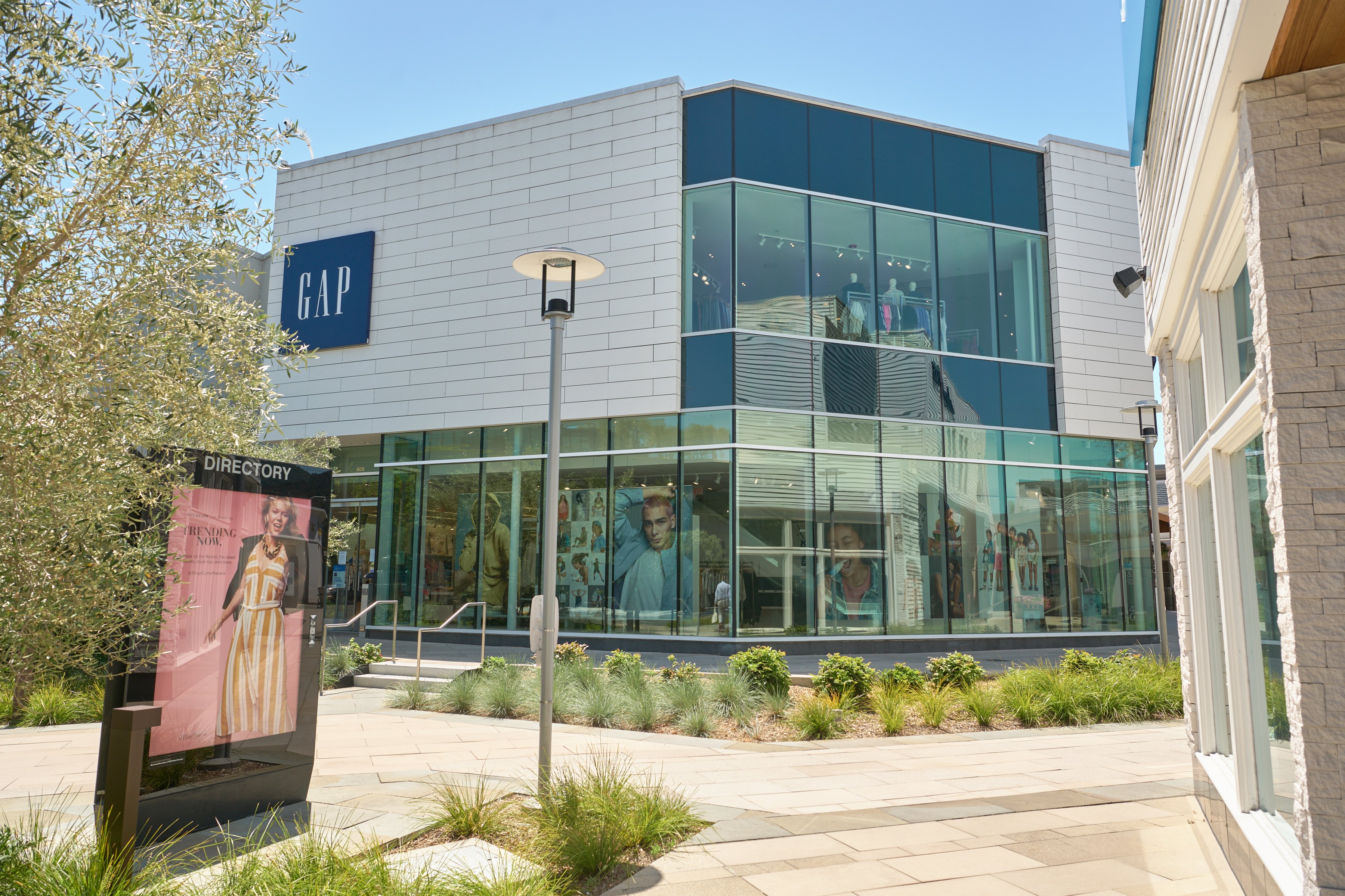 A Gap storefront in an outdoor strip mall location in 2021.