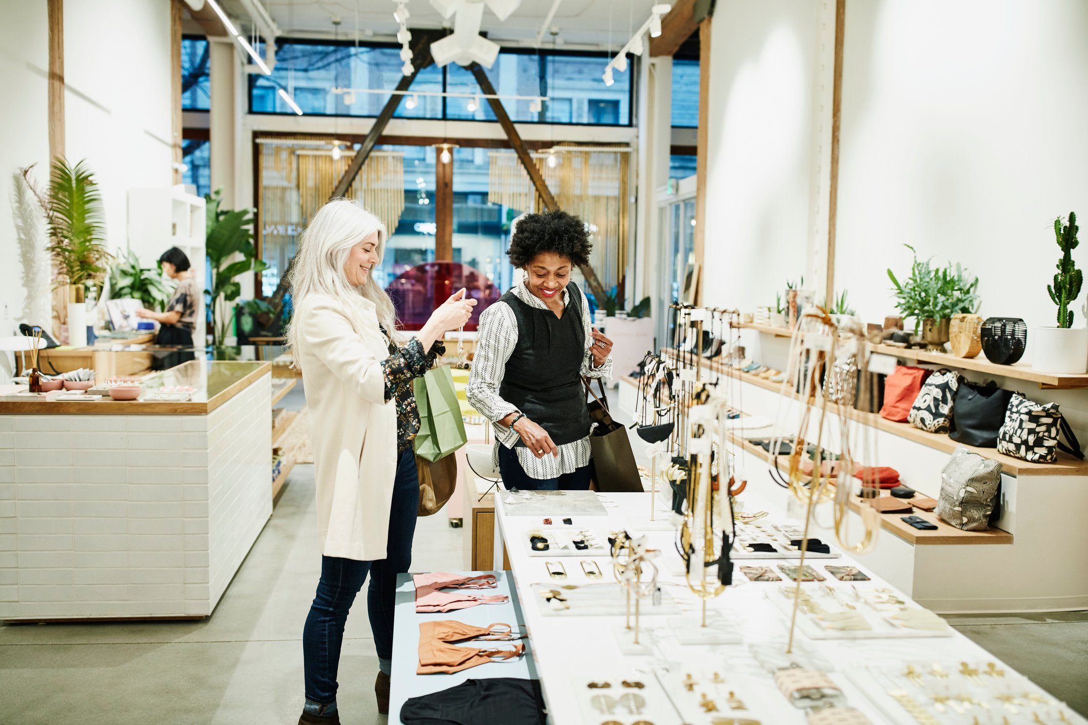 Shopping GettyImages-959368130