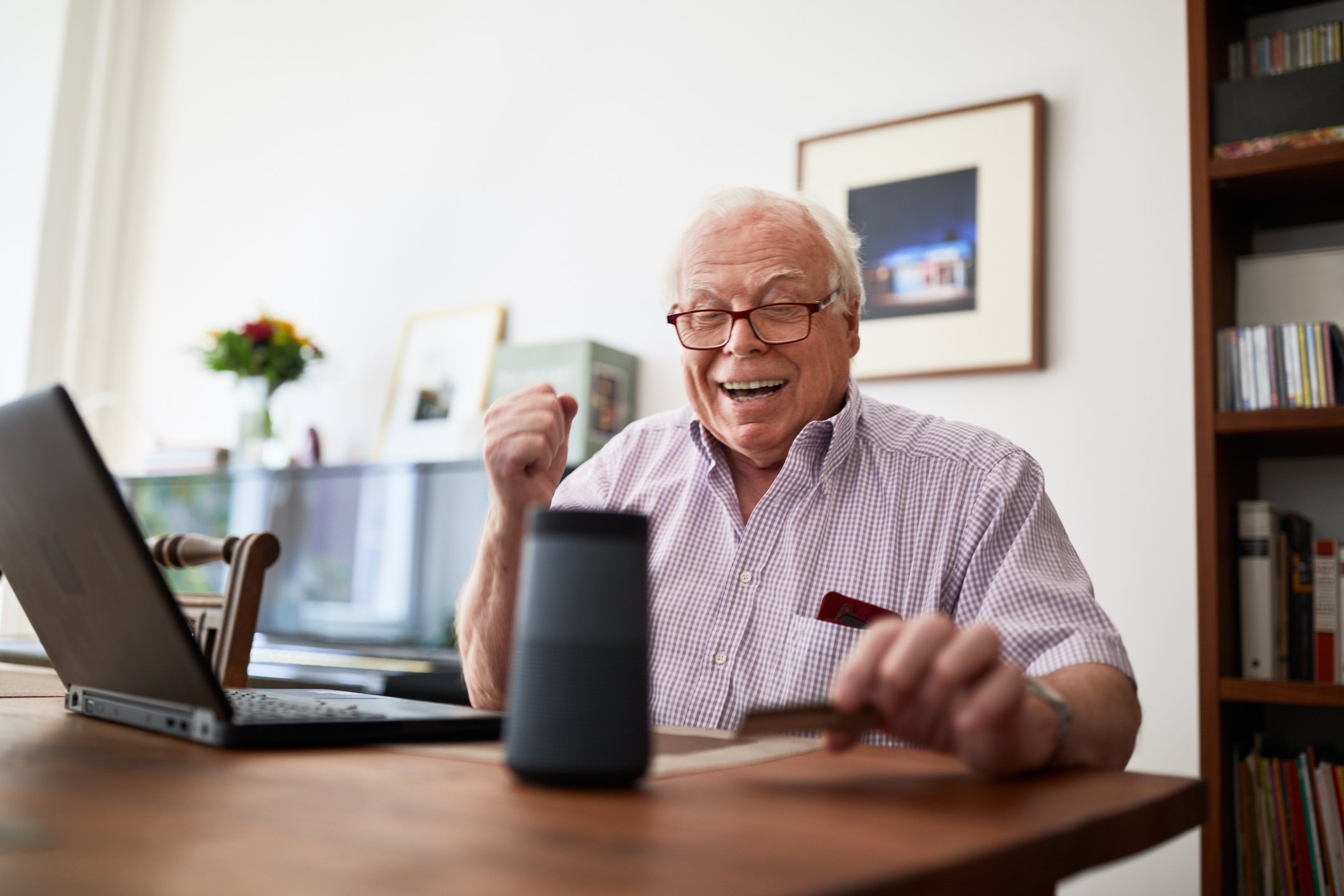 GettyImages-online purchase using credit card