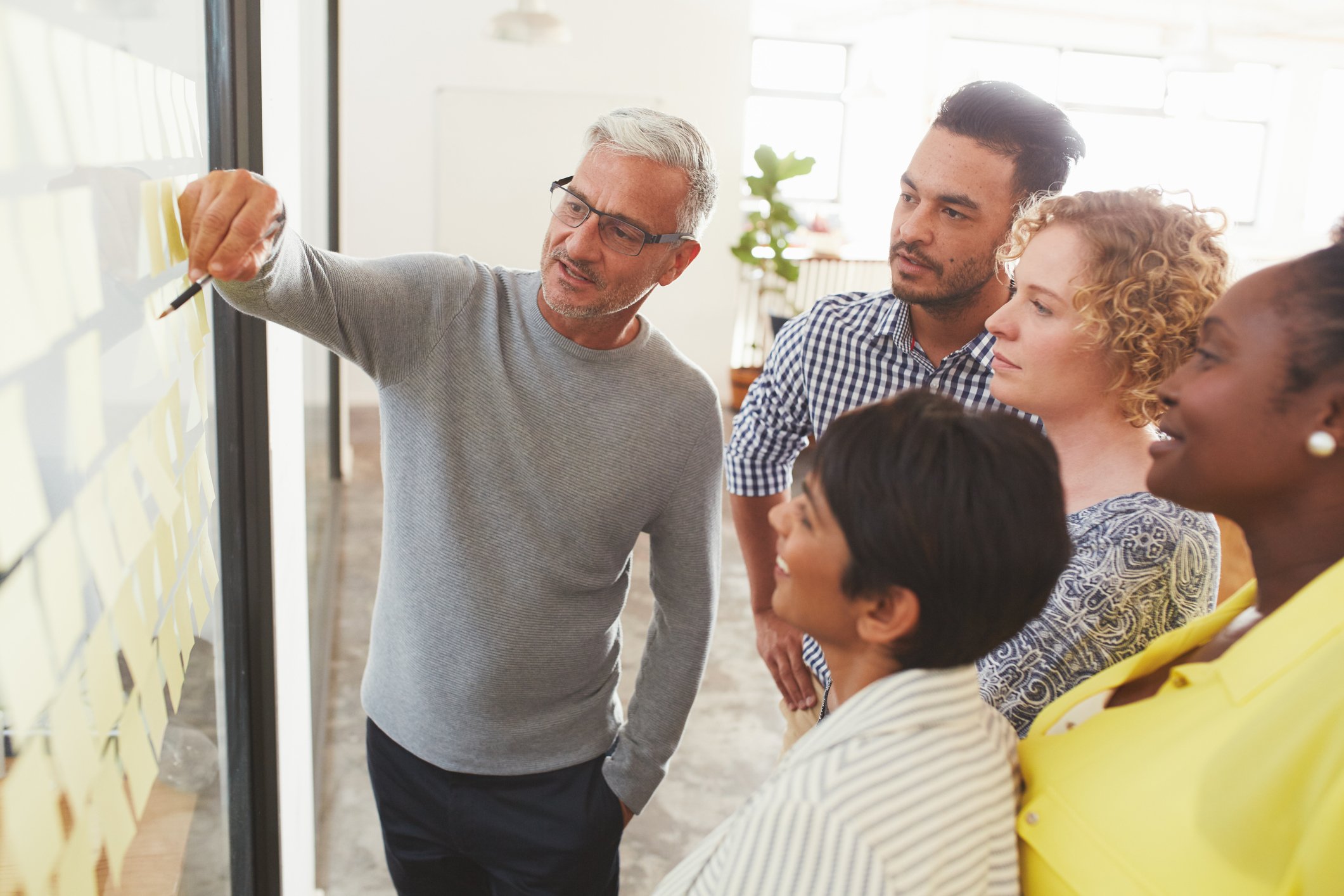GettyImages-brainstorming with stickeys