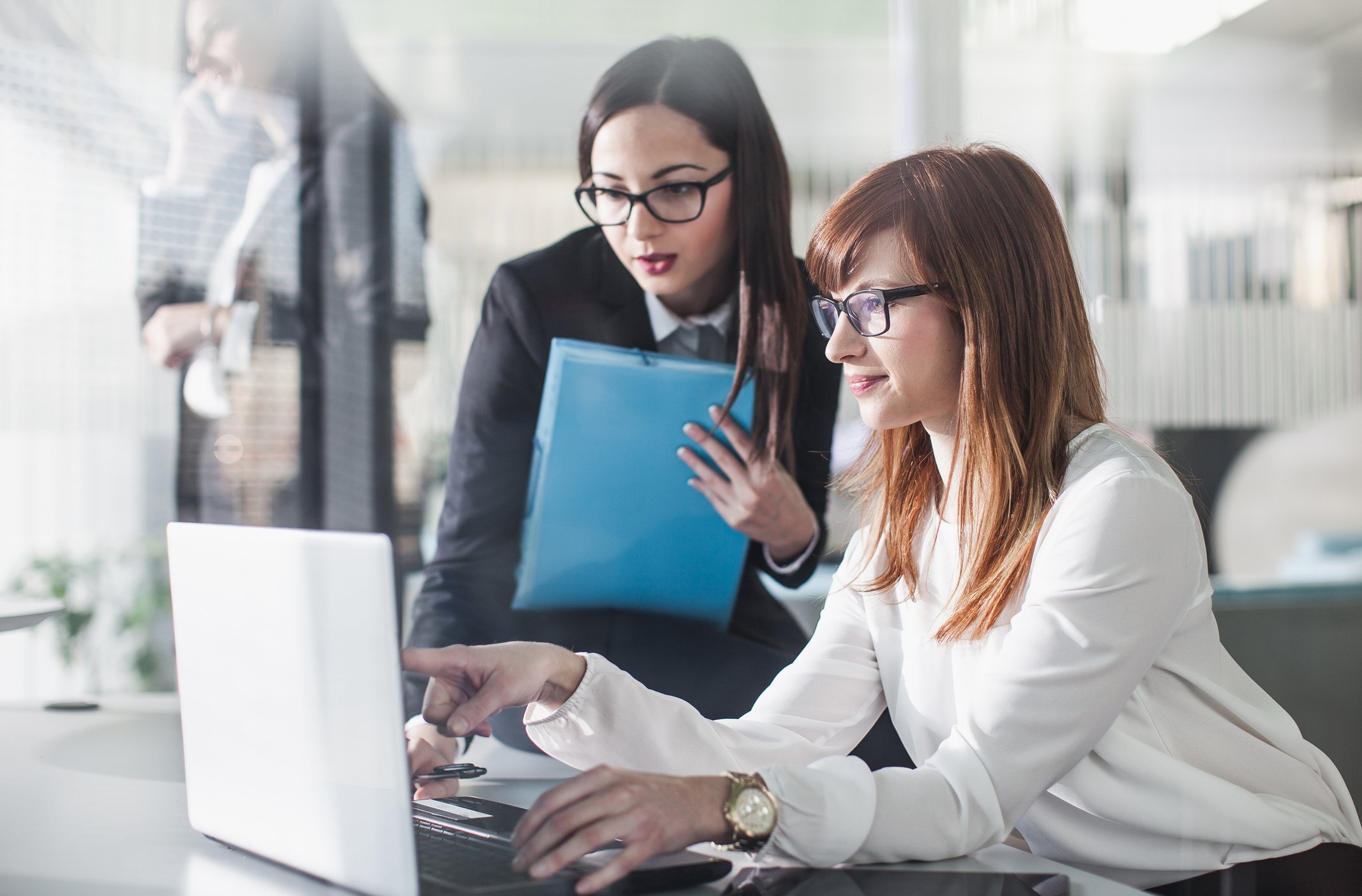 GettyImages-office collaboration