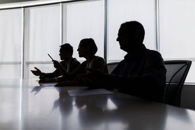 Getty-Silhouettes-Business-Meeting