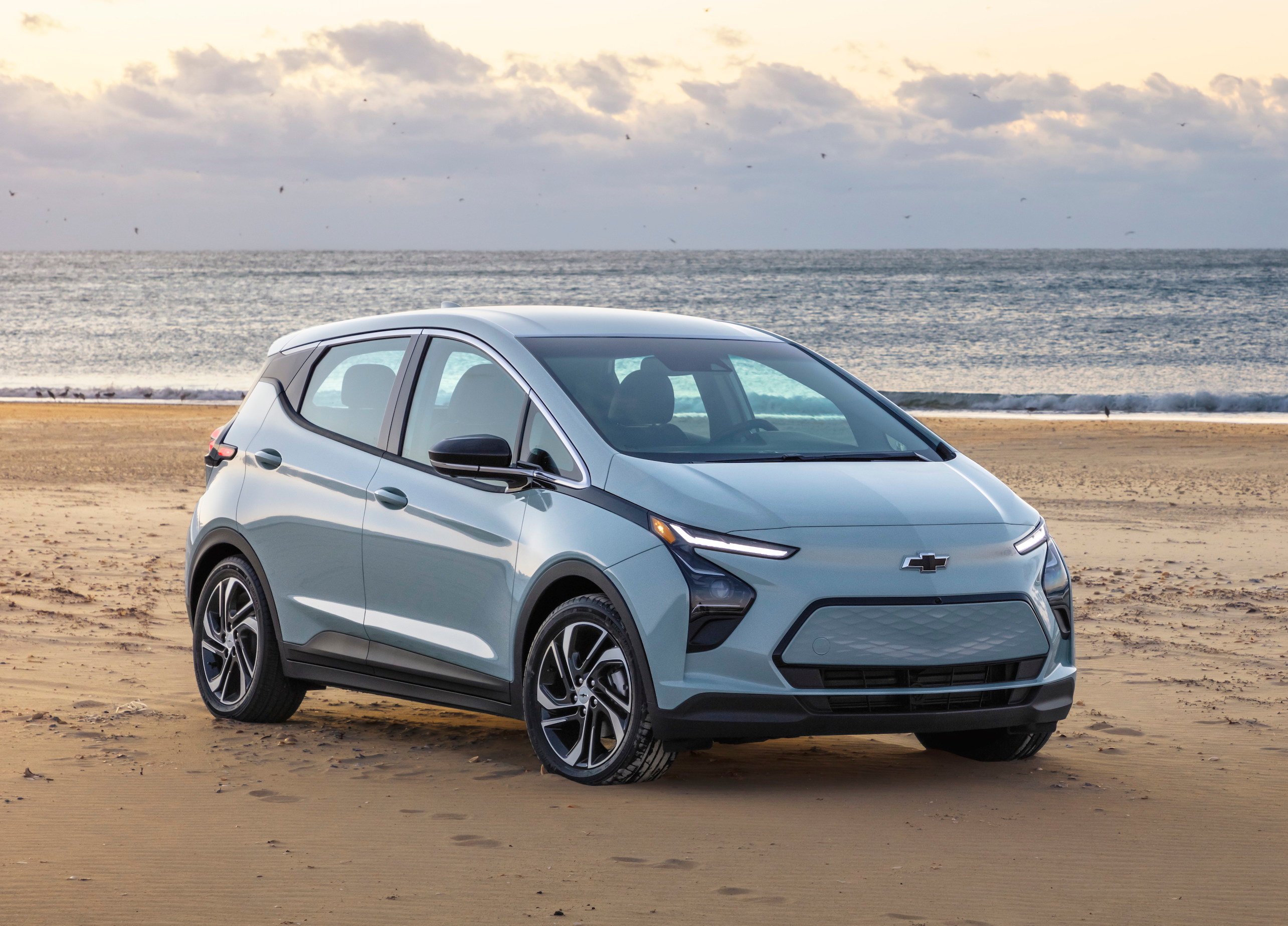 2022-Chevrolet-BoltEV-006