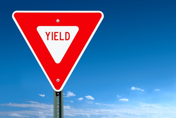 A street sign that says "Yield."