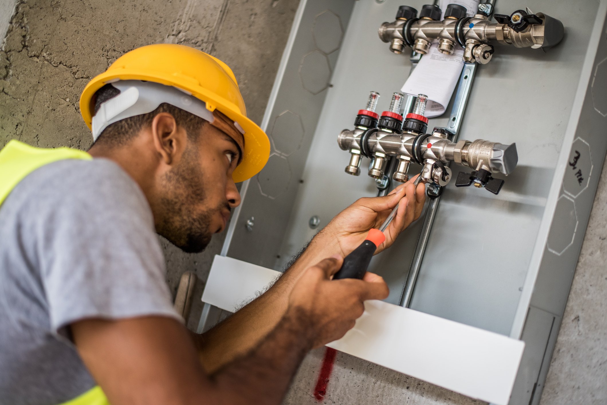 Plumber GettyImages-1272443506