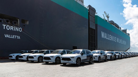 Nio ES8 electric SUVs lined up to be shipped from China to Norway.