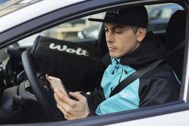A Wolt Courier in Car