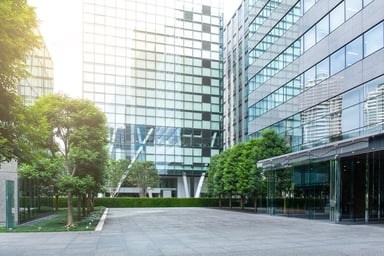Large building courtyard_GettyImages-1278978031