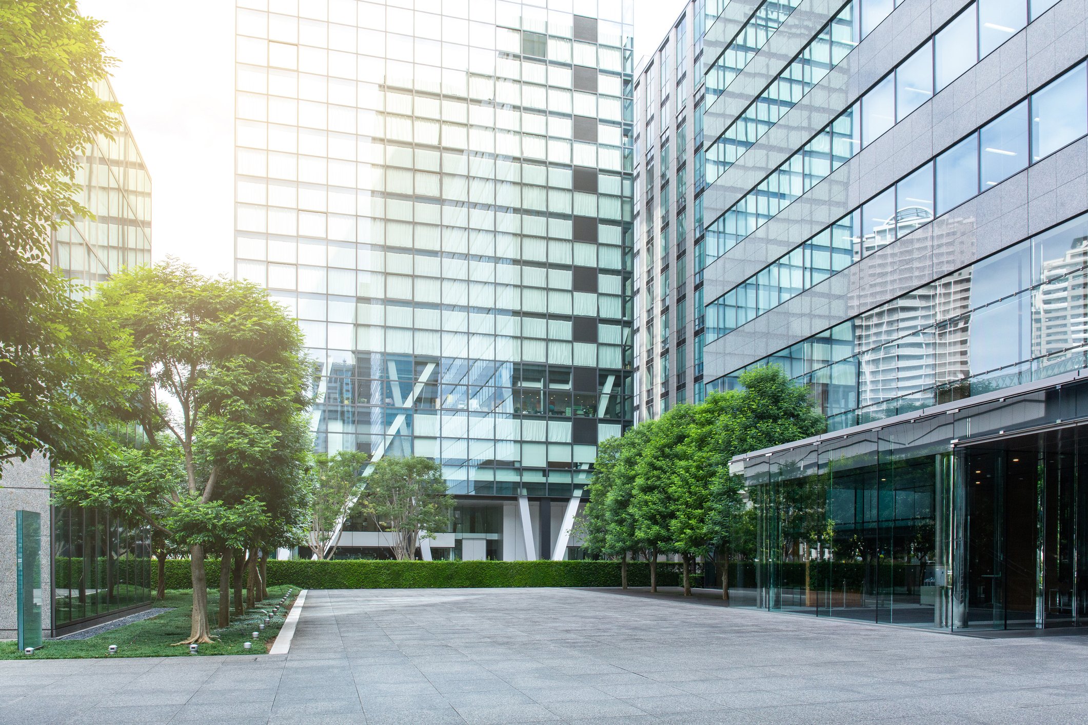 Large building courtyard_GettyImages-1278978031