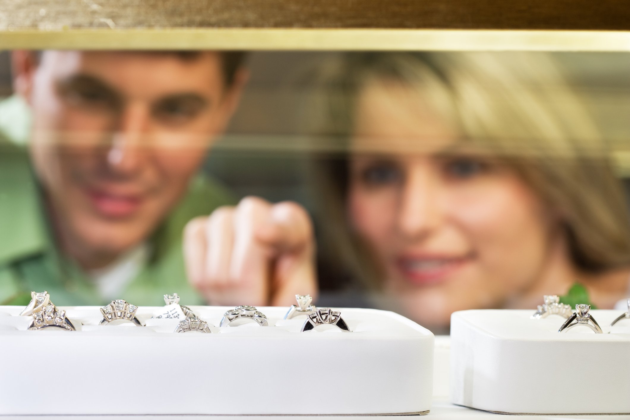 engagement-ring-shopping
