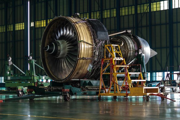 Aircraft engine in a hangar.