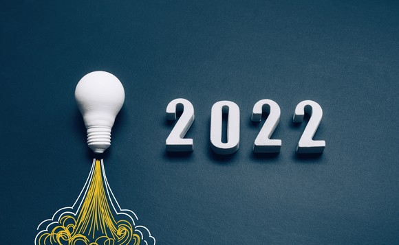 2022 next to a light bulb with a drawing of rocket fire beneath it.