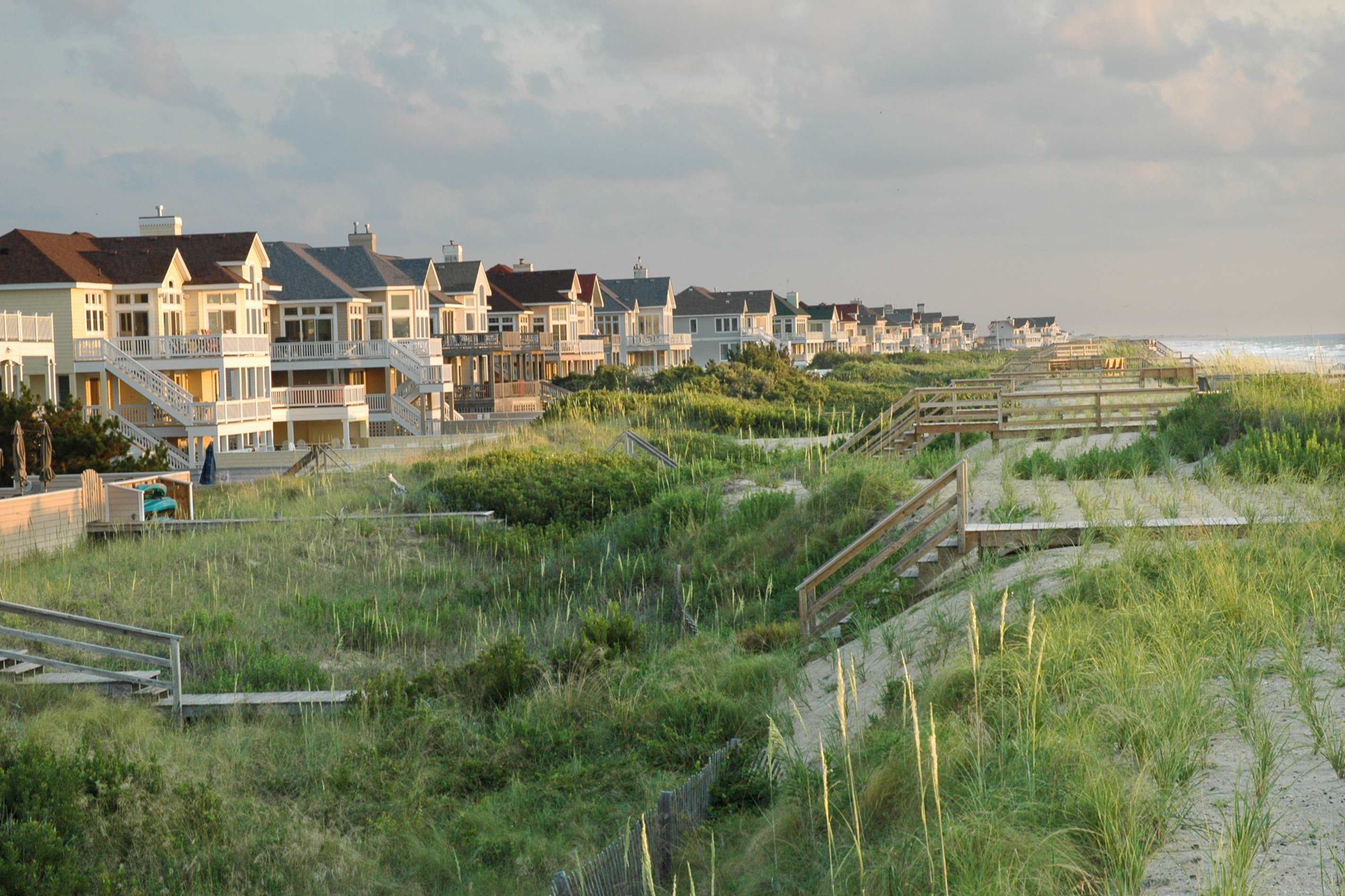 A row of houses along a beach in North Carolina.
