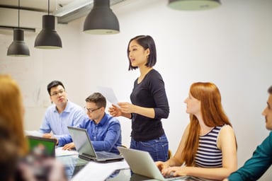 Sales pitch 2022 GettyImages-1150572034