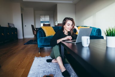 Young woman on laptop 2022