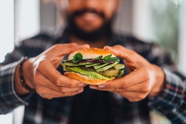 Veggie burger 2022 GettyImages-1301822304