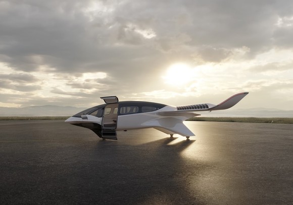 Side view of Lilium's aircraft.