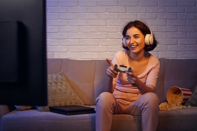 gamer-woman