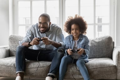 gamers-on-couch