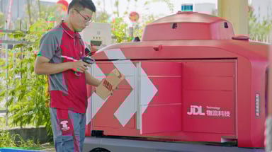 JD Autonomous vehicle with courier