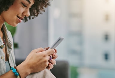 GettyImages-persononcellphone