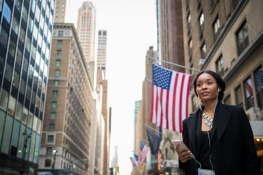 smart-investment-bank-analyst-on-wall-street