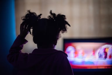 GettyImages-childwatchingTV