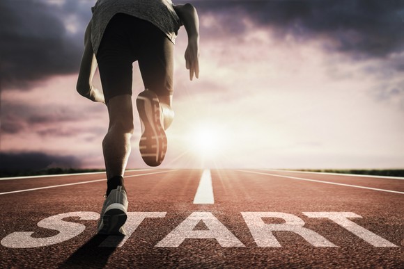 Runner getting ready to begin a race.