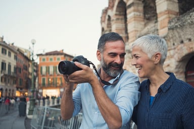 GettyImages-tourist-couple