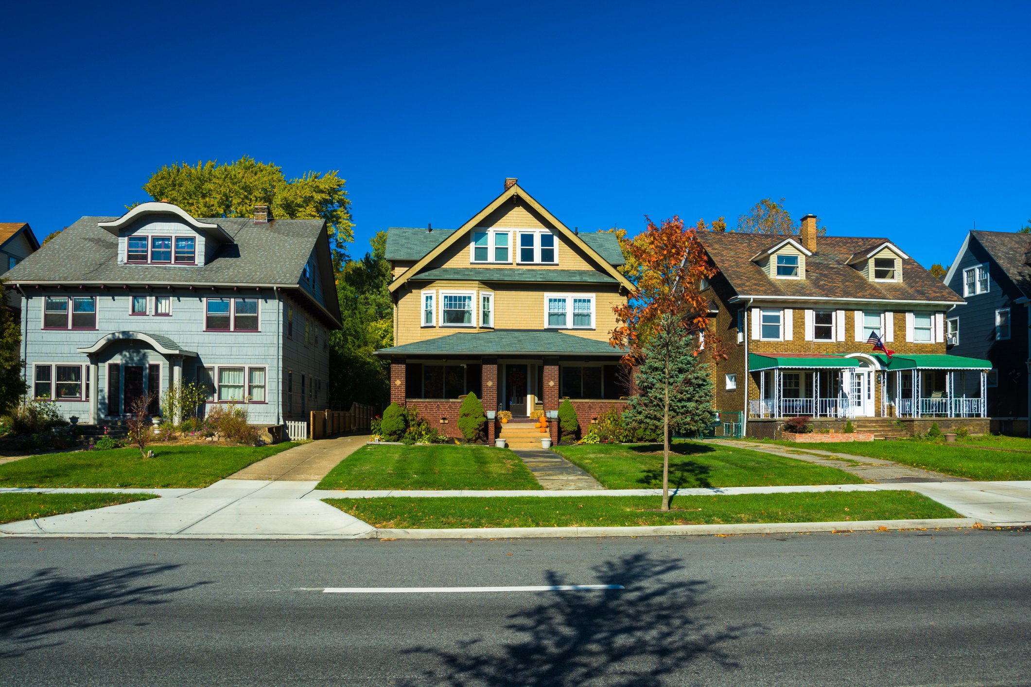 A street with houses.