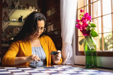 online-purchase-woman
