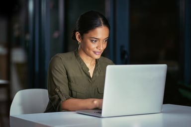 A person at a laptop_GettyImages-1146064319