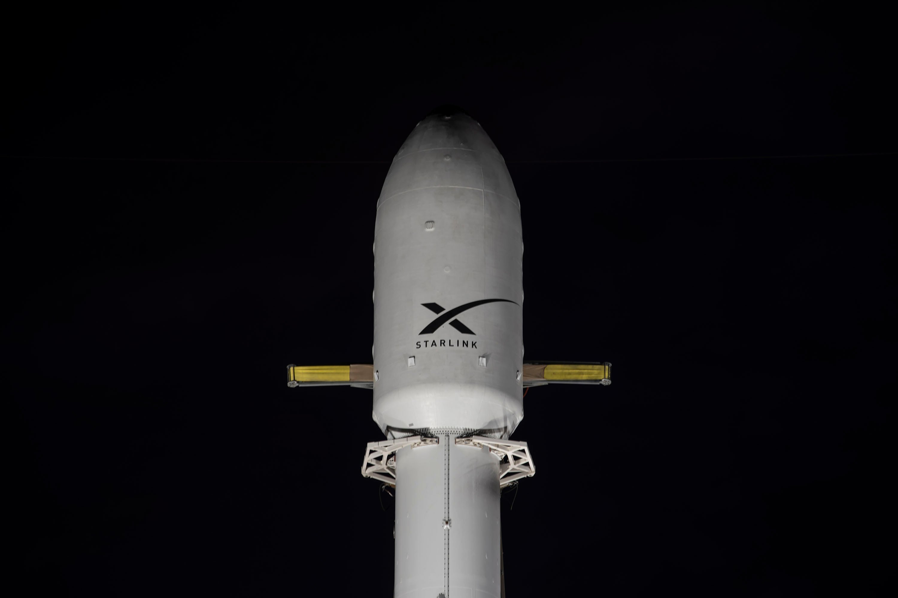 Starlink V1 L8 rocket waiting for liftoff. 