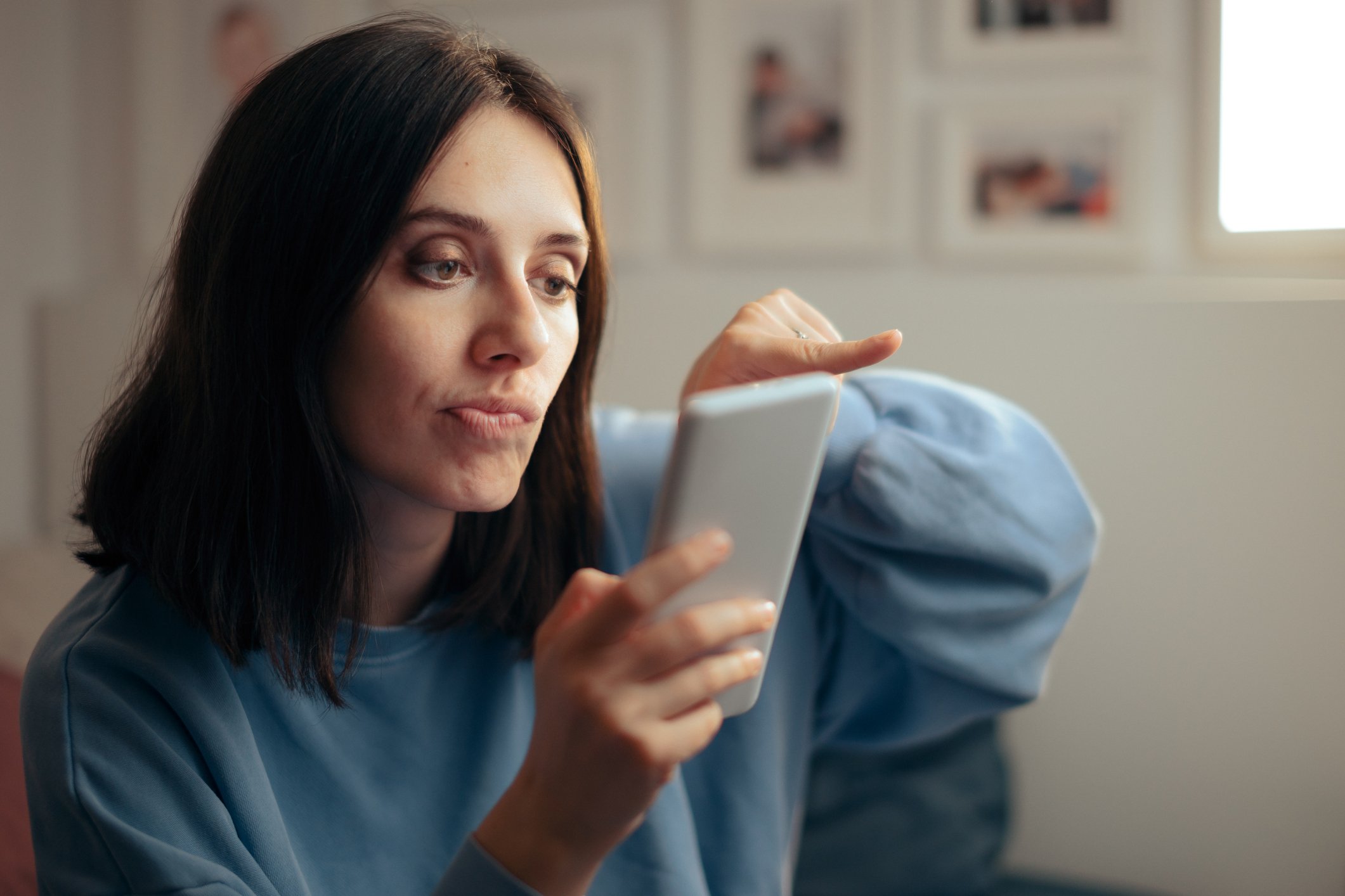 Dating app - GettyImages-1312395253