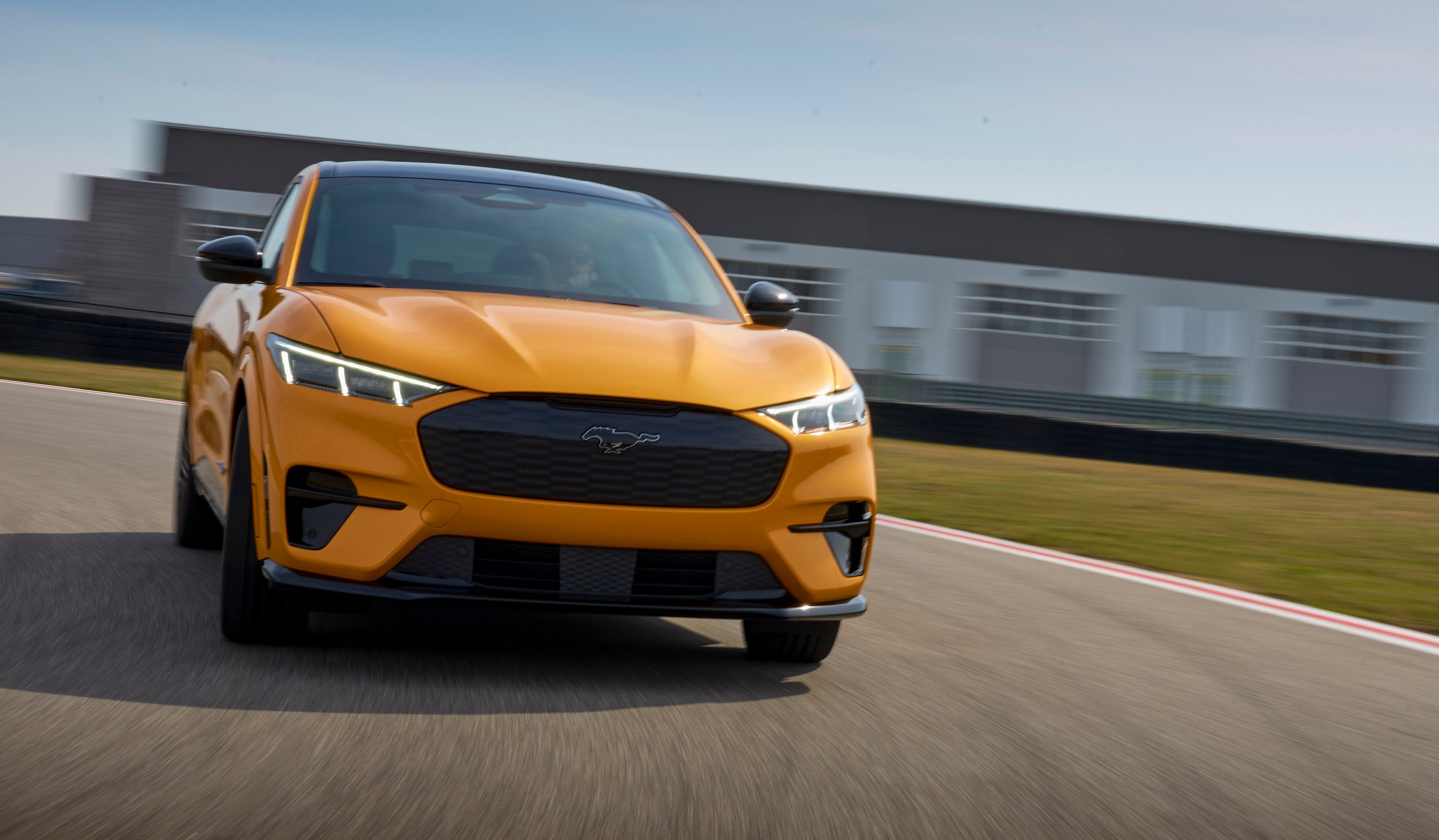 2021-Mustang-Mach-E-GT-02