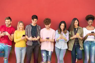 young-people-smartphones