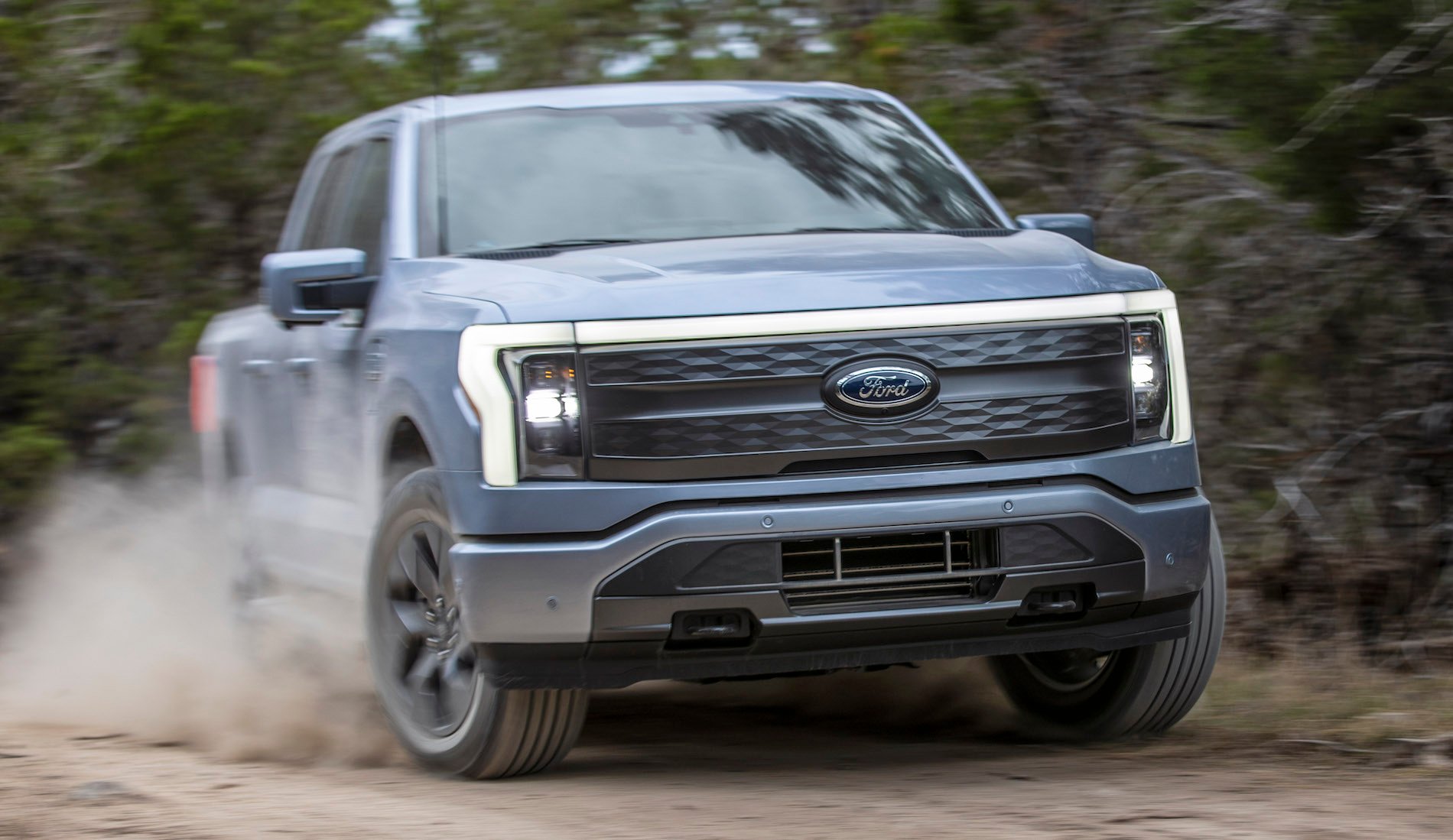 F-150 Lightning_Lariat_off-road_04