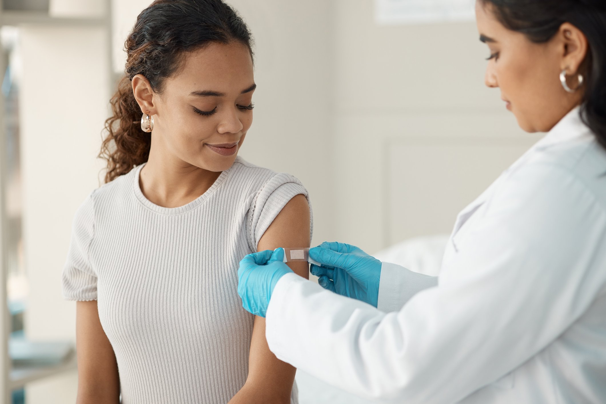 Coronavirus vaccine - GettyImages-1369602887