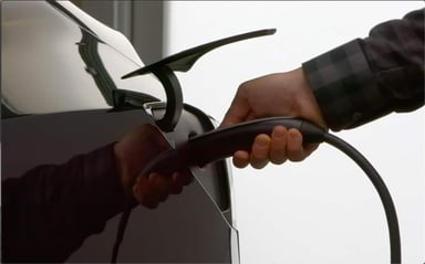 tesla model y plug in charge source-tsla