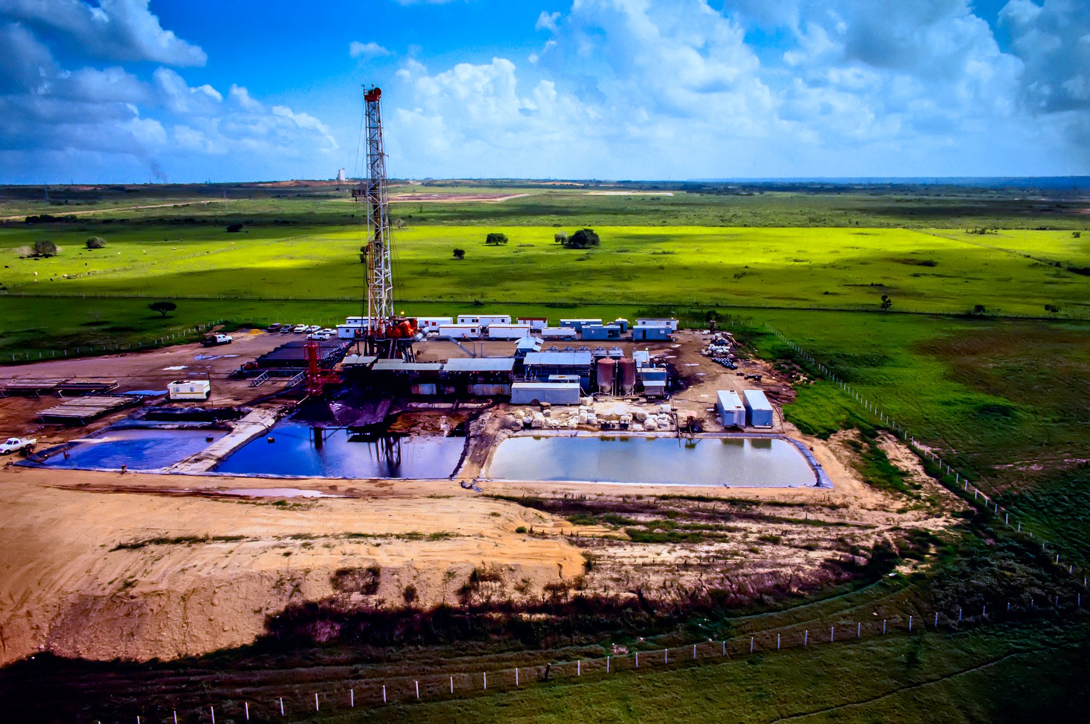 aerial view oil drilling rig