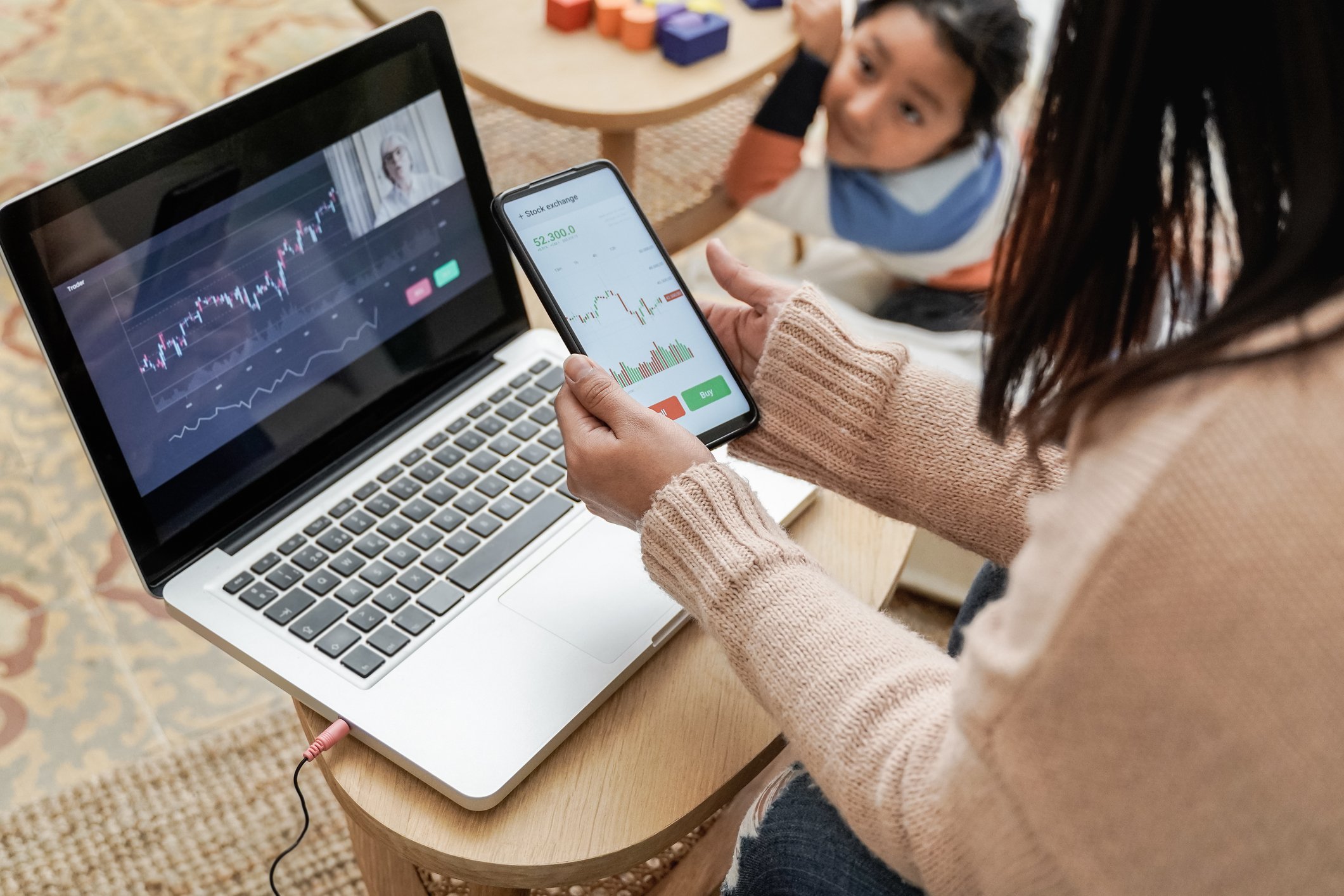 trading-stocks-with-mom-getty