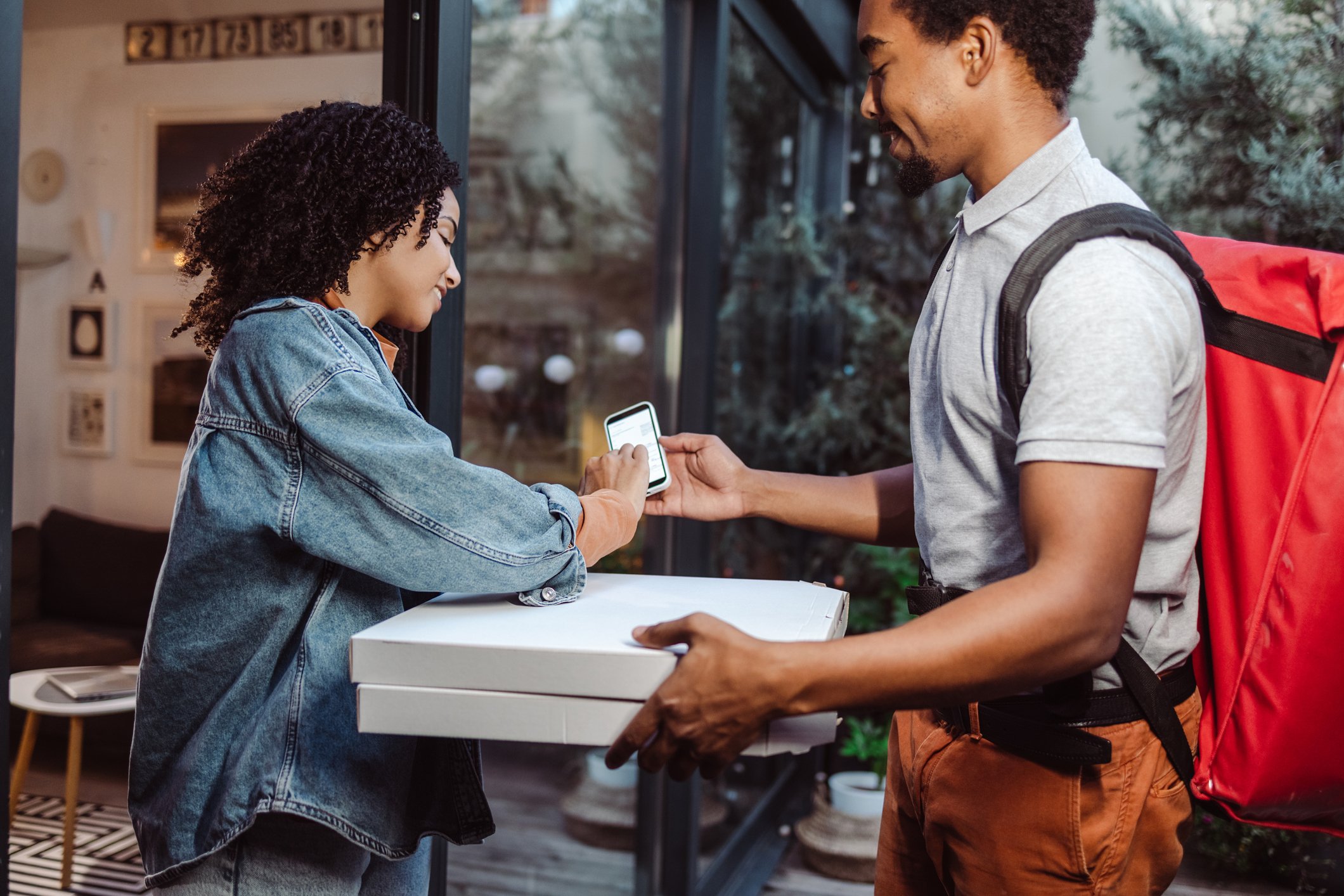 Restaurant stocks - GettyImages-1437684530 (2)