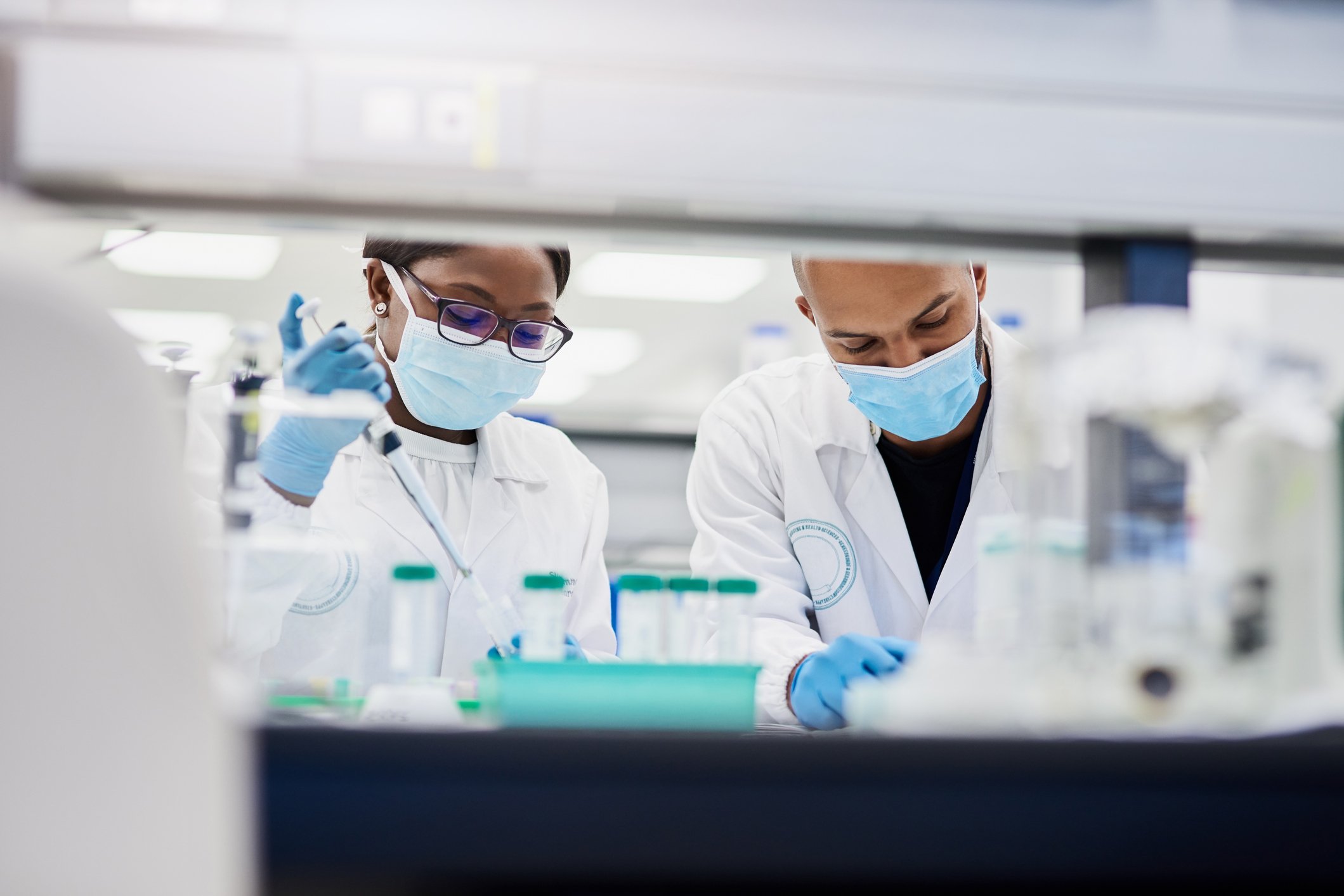 Colleagues in a lab working (1)