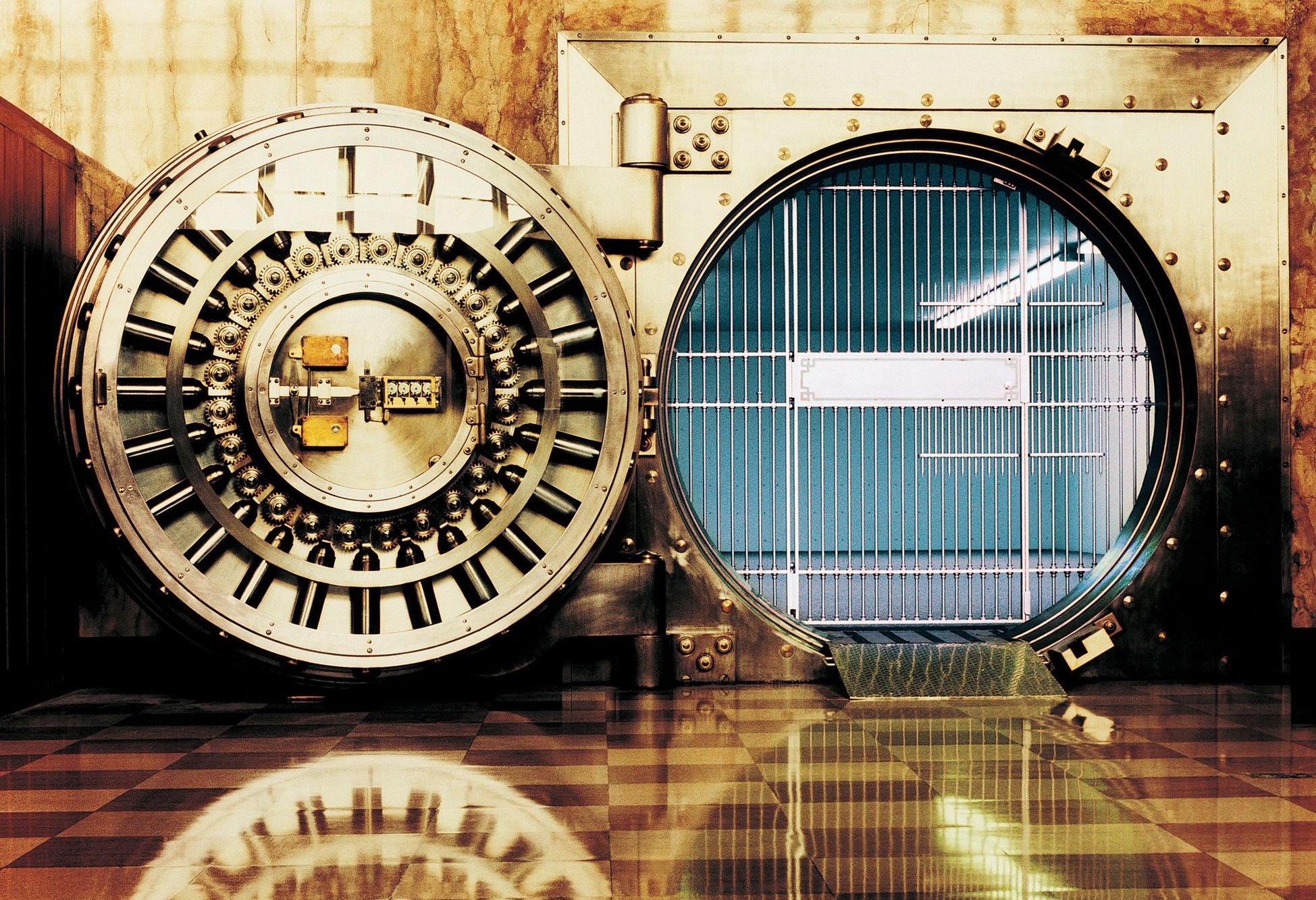 An open circular vault revealing no money inside. 