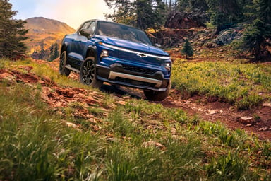 2024-Silverado-EV-RST-041