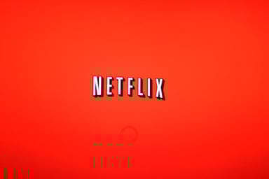 brenlynn1_NFLX_logo_TV%20screen_red.jpg-S[1]