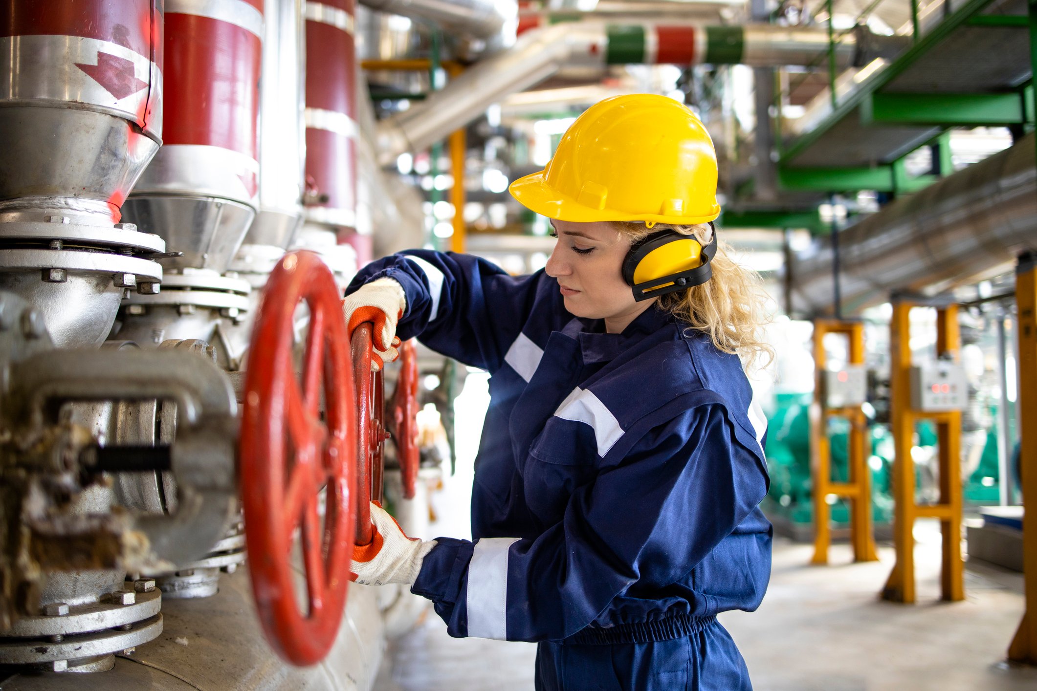 oil refinery worker hardhat 