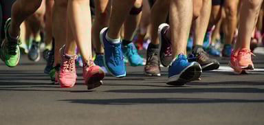 runner shoes in race
