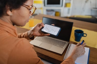 investor-stock-charts-devices-getty